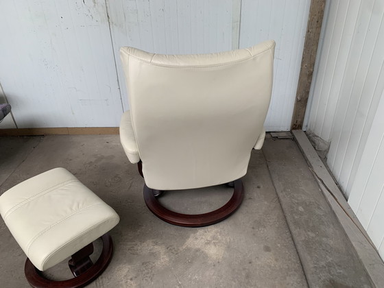 Image 1 of Stressless fauteuil + hocker