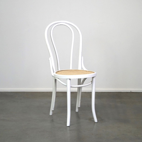 Image 1 of Wit geschilderde originele Thonet stoel model nr. 18