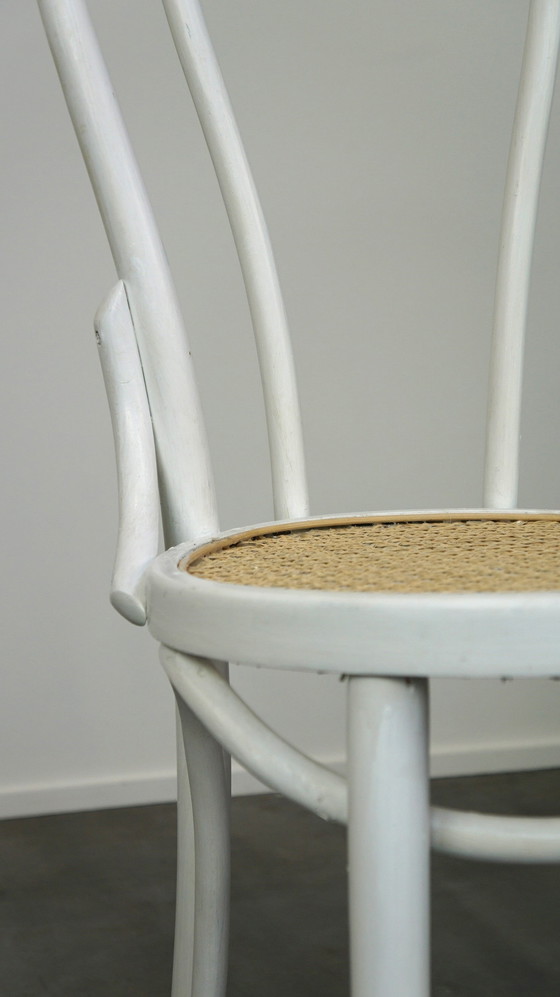 Image 1 of Wit geschilderde originele Thonet stoel model nr. 18