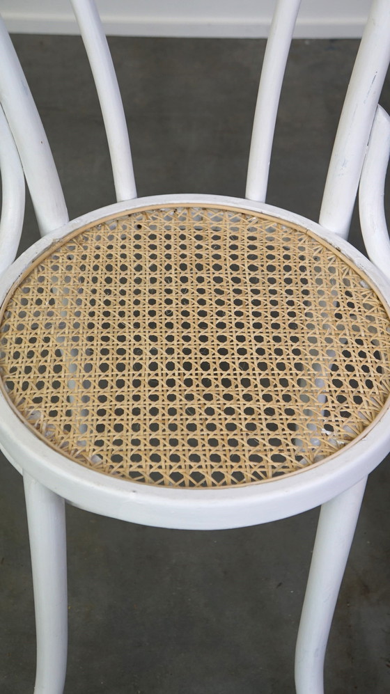 Image 1 of Wit geschilderde originele Thonet stoel model nr. 18