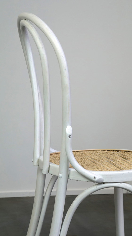 Image 1 of Wit geschilderde originele Thonet stoel model nr. 18