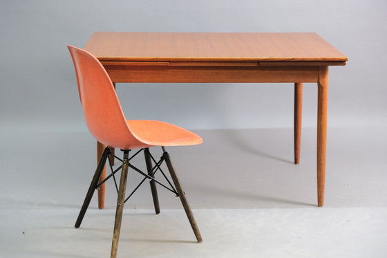 Image 1 of Mid-Century uitschuifbare teakhouten eettafel