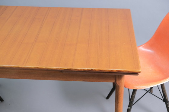 Image 1 of Mid-Century uitschuifbare teakhouten eettafel