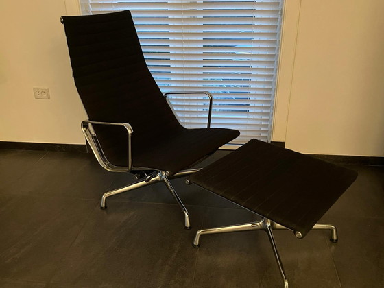 Image 1 of Vitra Eames Aluminium Stoel Stof Inclusief Hocker