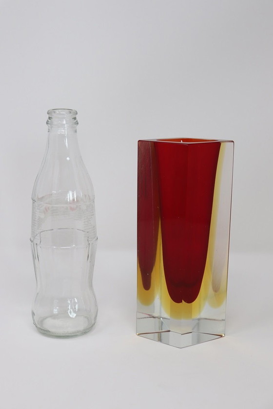 Image 1 of Murano glas rood en gele vaas, 1970S