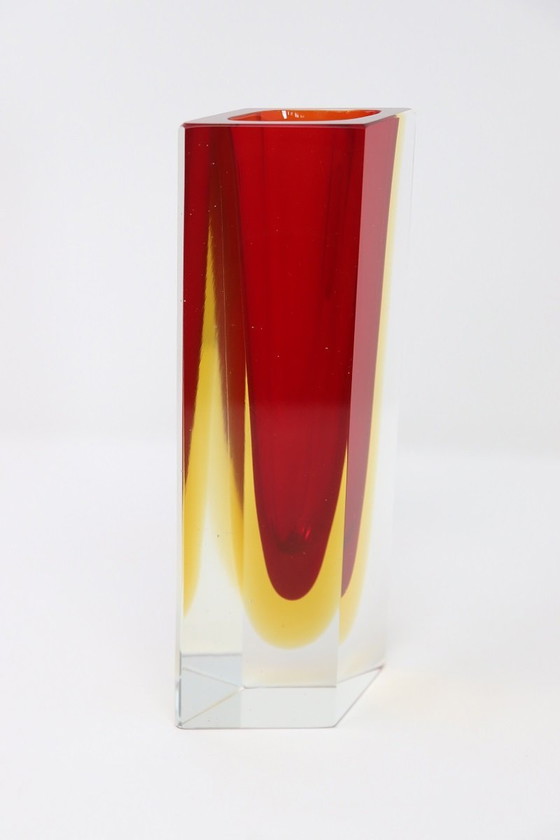 Image 1 of Murano glas rood en gele vaas, 1970S
