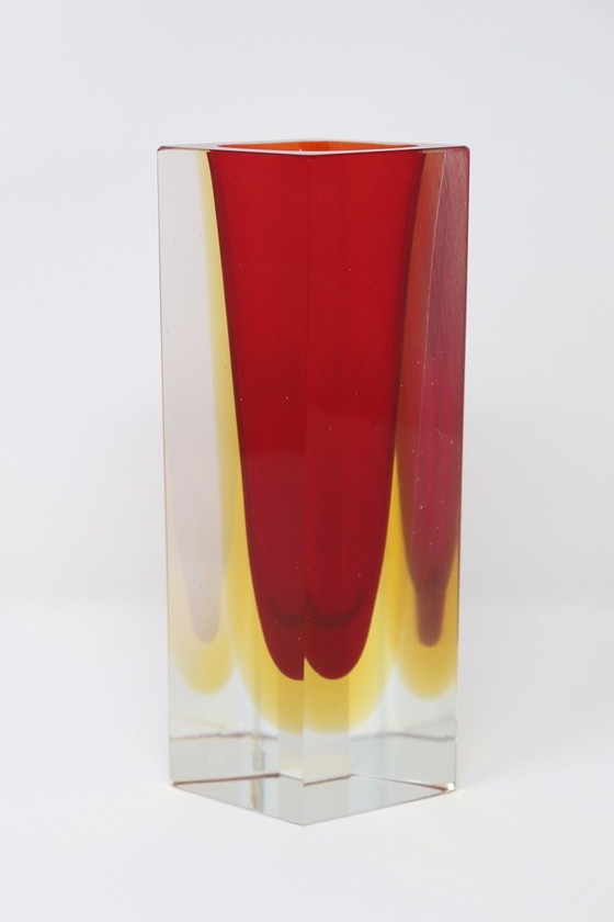 Image 1 of Murano glas rood en gele vaas, 1970S