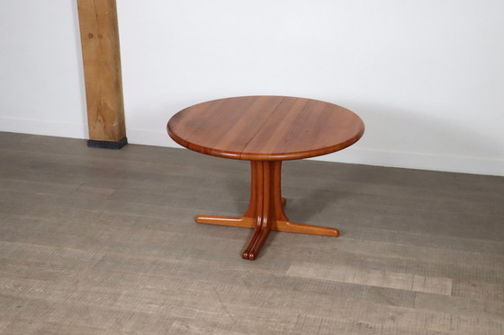 Image 1 of Uitschuifbare ronde tot ovale eettafel in teak, Denemarken 1960S