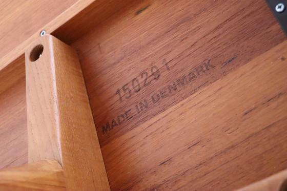 Image 1 of Uitschuifbare ronde tot ovale eettafel in teak, Denemarken 1960S