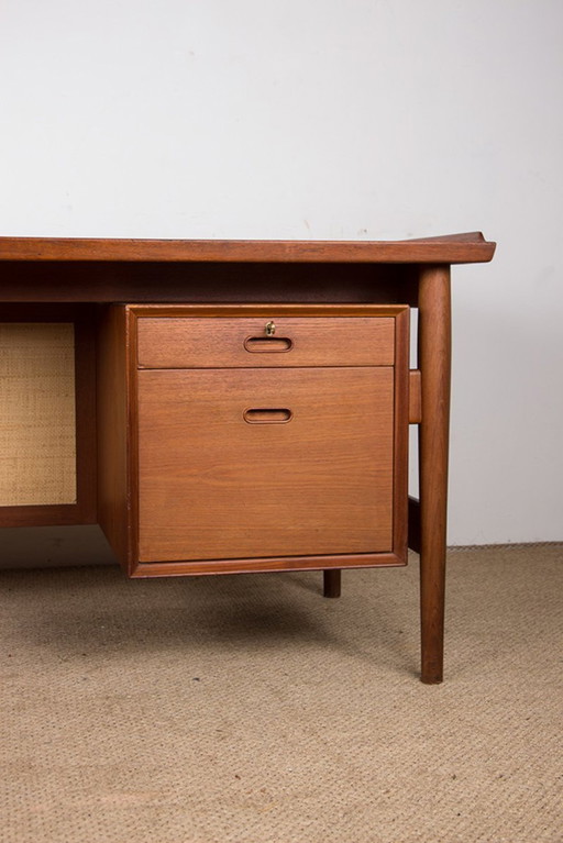 Deense Executive Teak Bureau Model 206 Door Arne Vodder Voor Sibast 1960.