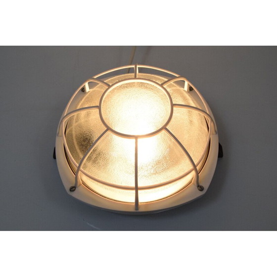 Image 1 of Vintage wandlamp van glas en kunststof, Tsjechië 1960