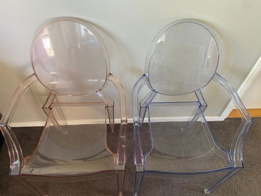 2x Louis Ghost stoel, design Philippe Starck