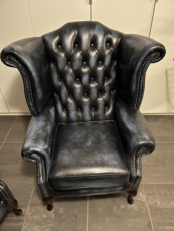 Image 1 of 2X Chesterfield Fauteuil In Blauw Leer.