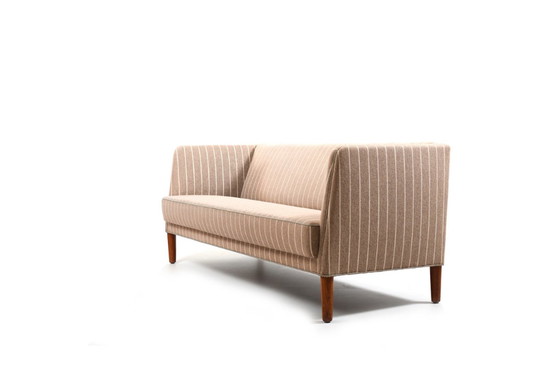 Image 1 of 3-zitsbank van Hans Wegner voor Johannes Hansen