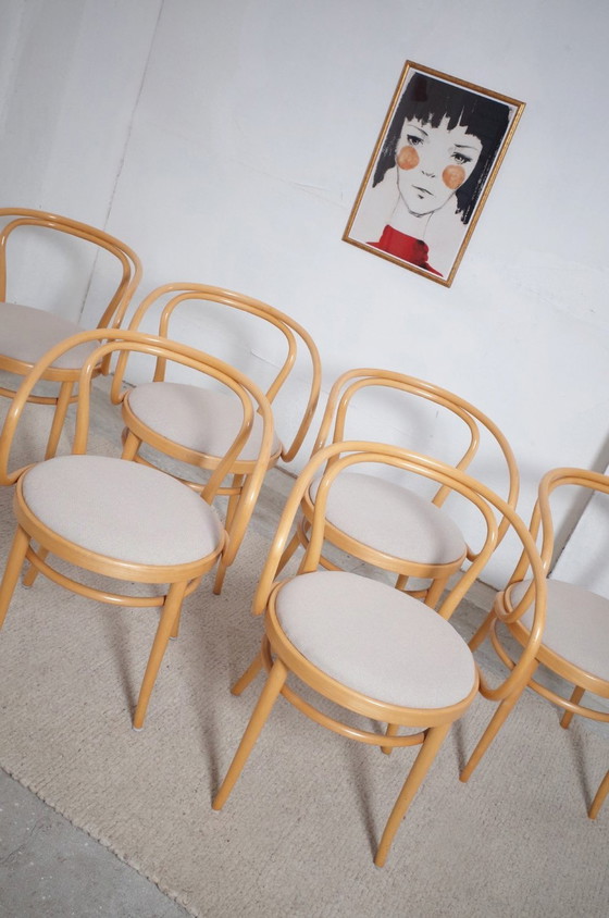 Image 1 of 1 van 6 Originele Thonet Stoelen 209 Bentwood Licht