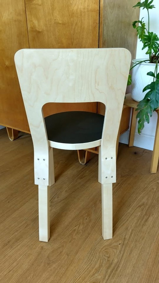 Artek Aalto 66 Stoel - Berk & Zwart Linoleum