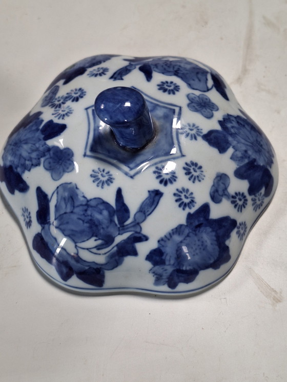 Image 1 of Grote Blauw En Witte Porseleinen Pot Met Deksel