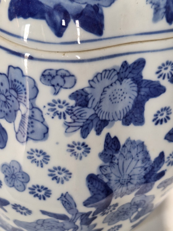 Image 1 of Grote Blauw En Witte Porseleinen Pot Met Deksel