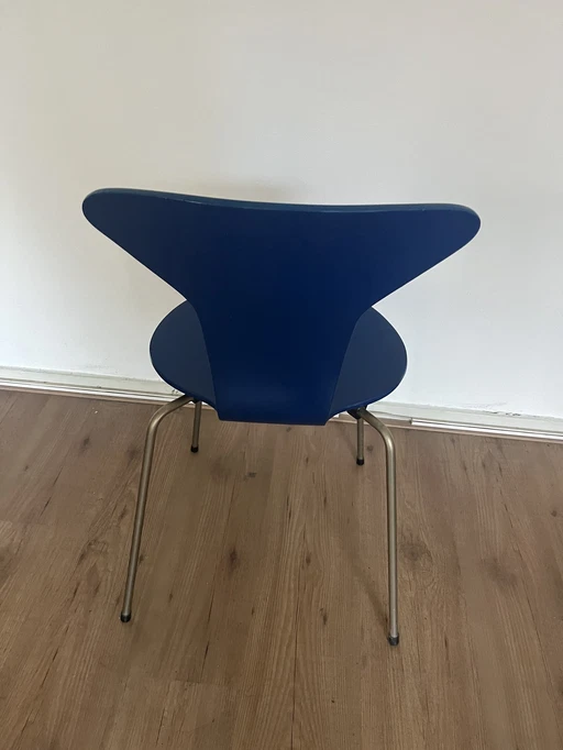 Fritz Hansen Mosquito blauw 3105