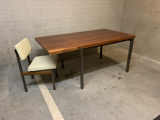 Eettafel "Pali" Met Verlengstuk Van Louis Van Teeffelen Voor Wébé 1960.