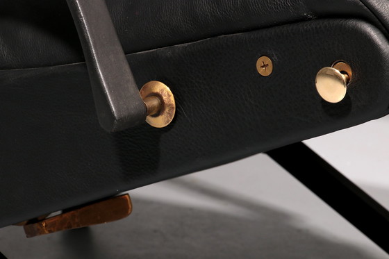 Image 1 of Italiaanse zwart lederen verstelbare P40 relaxstoel van Osvaldo Borsani Tecno.