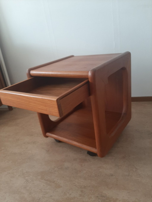 Toften merk bijzettafeltje