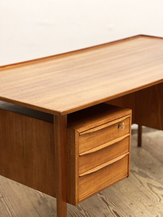 Image 1 of Deens bureau Mid-Century in teakhout door Peter Løvig Nielsen voor Hedensted Møbelfabrik, 1976