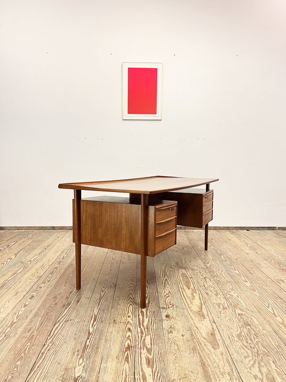 Image 1 of Deens bureau Mid-Century in teakhout door Peter Løvig Nielsen voor Hedensted Møbelfabrik, 1976