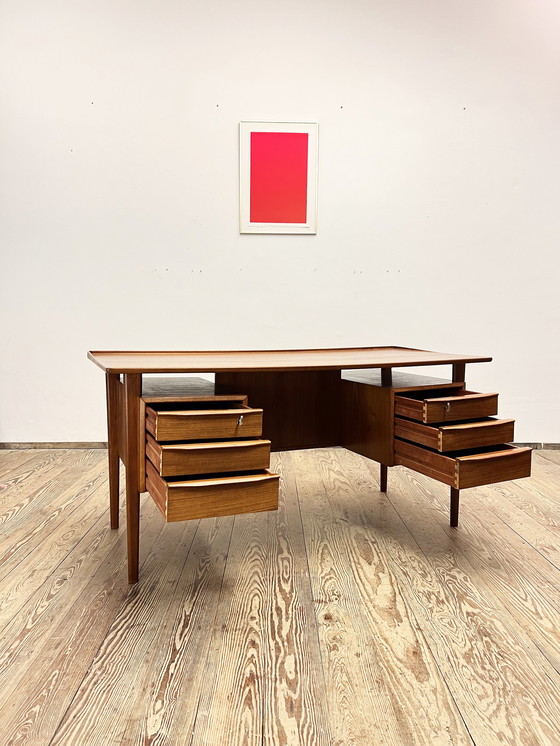 Image 1 of Deens bureau Mid-Century in teakhout door Peter Løvig Nielsen voor Hedensted Møbelfabrik, 1976