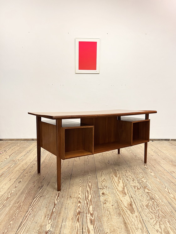 Image 1 of Deens bureau Mid-Century in teakhout door Peter Løvig Nielsen voor Hedensted Møbelfabrik, 1976