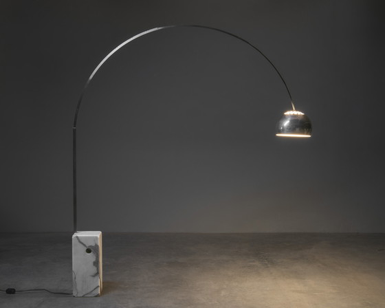 Image 1 of Flos Arco vloerlamp van Achille en Pier Giacomo Castiglion