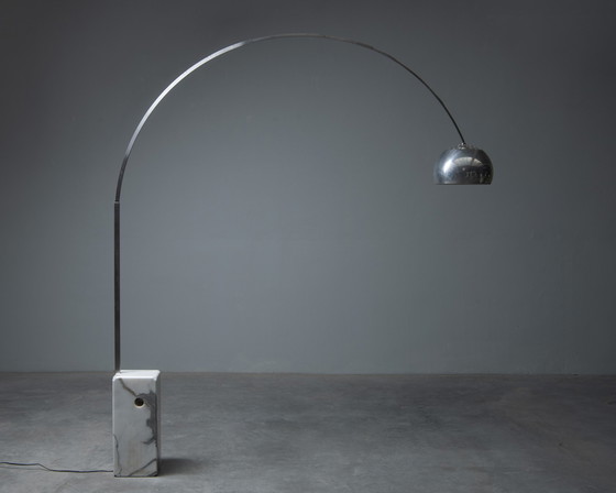 Image 1 of Flos Arco vloerlamp van Achille en Pier Giacomo Castiglion