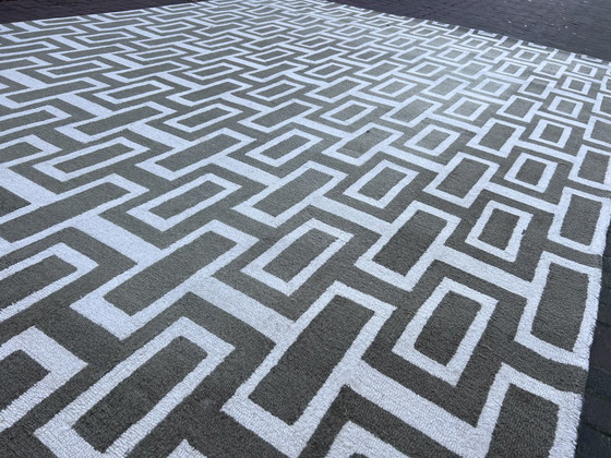 Image 1 of Showmodel Wedgwood Intaglio Grey Vloerkleed