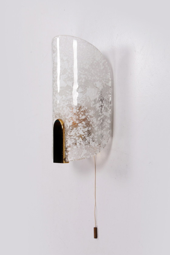 Image 1 of Hillebrand wandlamp met mooi glas en messing,1970