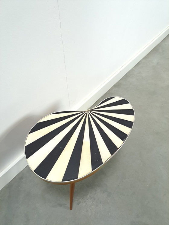 Image 1 of Bijzettafel formica zwart wit niervormig vintage