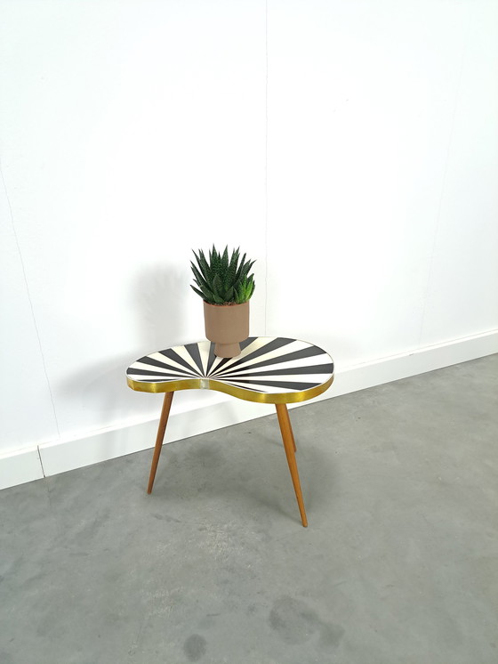 Image 1 of Bijzettafel formica zwart wit niervormig vintage
