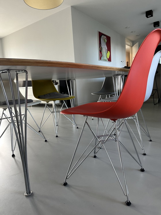 Image 1 of 6x Eames Stoel + eettafel met Fritz Hansen poten