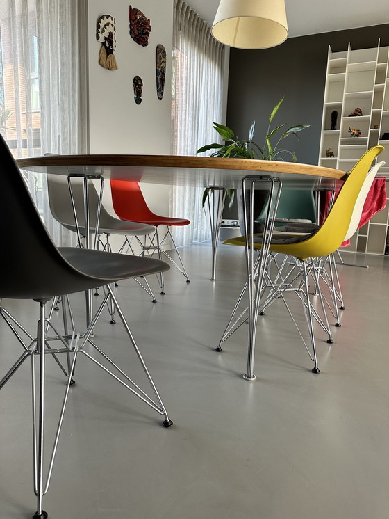 Image 1 of 6x Eames Stoel + eettafel met Fritz Hansen poten