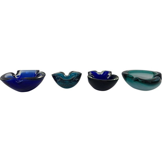 Image 1 of Set van 4 mid century blauwe Murano glazen kommen, 1970