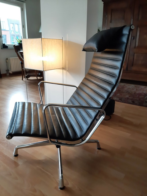 Vitra Ea 124 Lounge