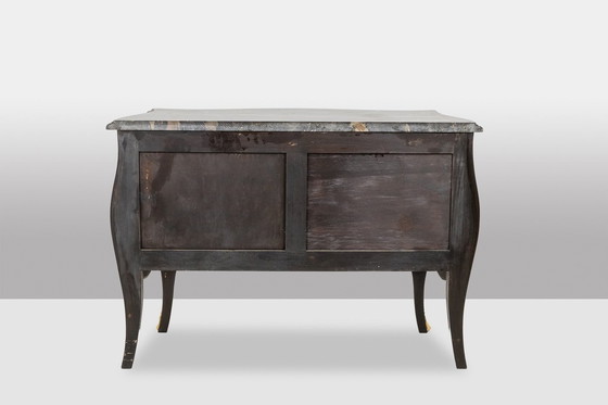 Image 1 of Commode van lak en marmer. Uit de jaren 1950.