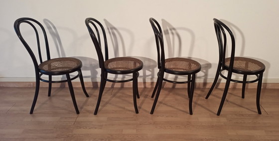 Image 1 of Eetkamerstoelen van gebogen beukenhout in de stijl van Thonet, Italië, set van 4