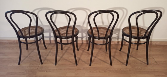 Image 1 of Eetkamerstoelen van gebogen beukenhout in de stijl van Thonet, Italië, set van 4