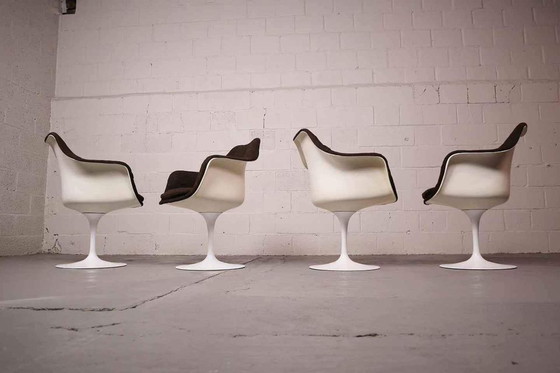 Image 1 of Set of four swivel Tulip chairs by Knoll International