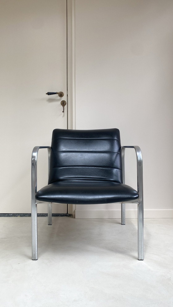 Image 1 of Vintage Chromen Fauteuil Met Zwart Leren Zitting