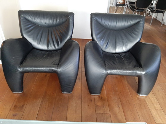 Image 1 of 2x Leolux Echnaton fauteuils, per stuk 125 euro 