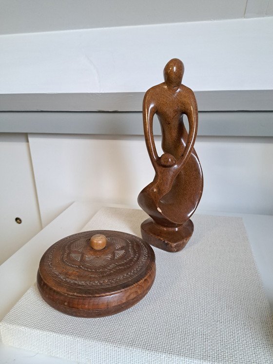 Image 1 of Sculptuur Ouder En Kind