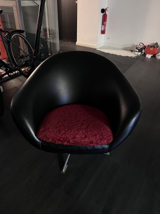 Image 1 of 2x Egg Fauteuils Zwart Skaï