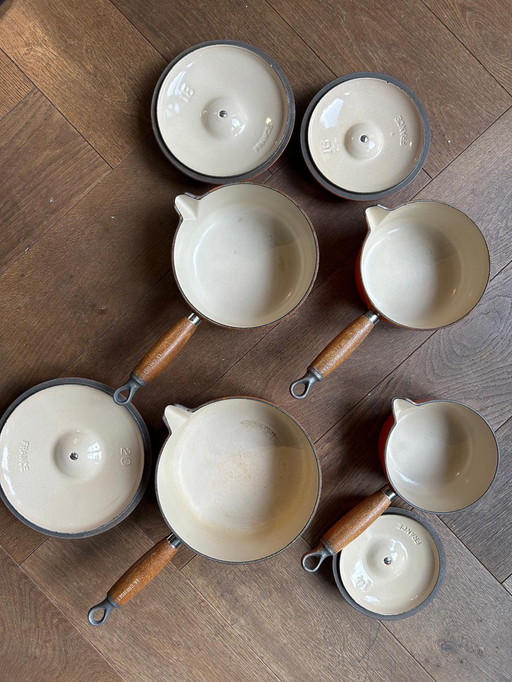 4x Le Creuset geëmailleerde gietijzeren steelpan met houten handvat