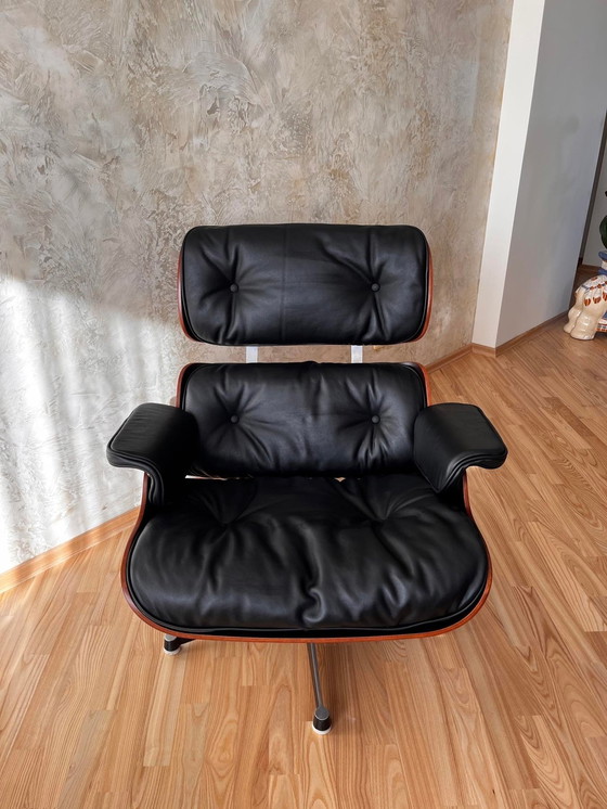 Image 1 of Vitra - Loungestoel Met Ottoman - 670 Loungestoel - Charles & Ray Eames